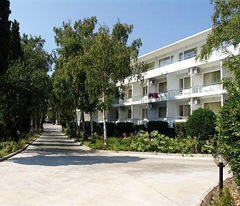 Strandja Hotel Goudstrand Buitenkant foto
